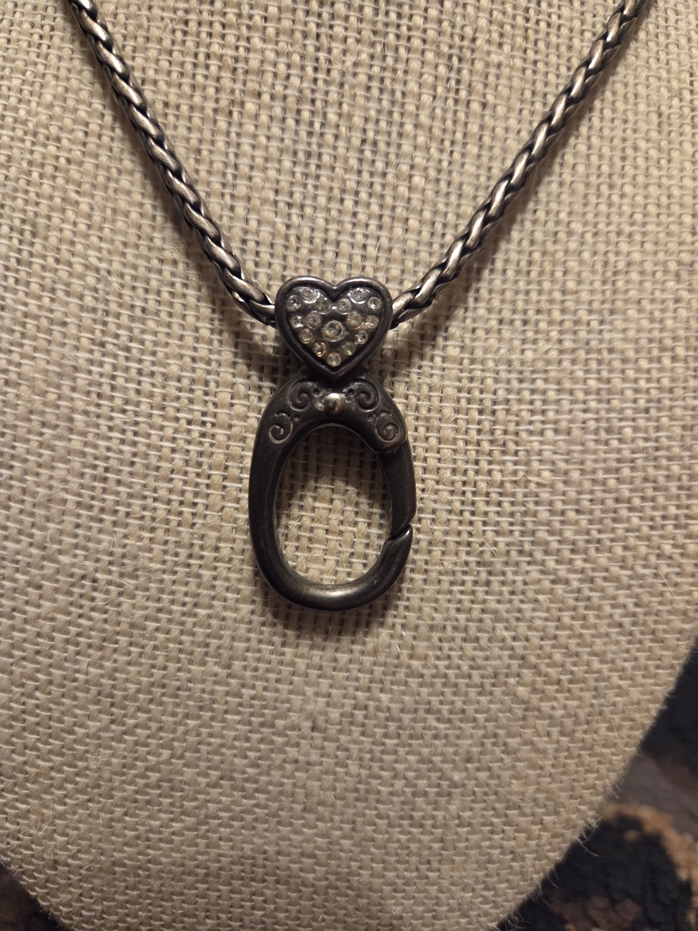 *last Day Posted* (Vtg Heart Accent Silver-Tone Pendant Necklace Brighton